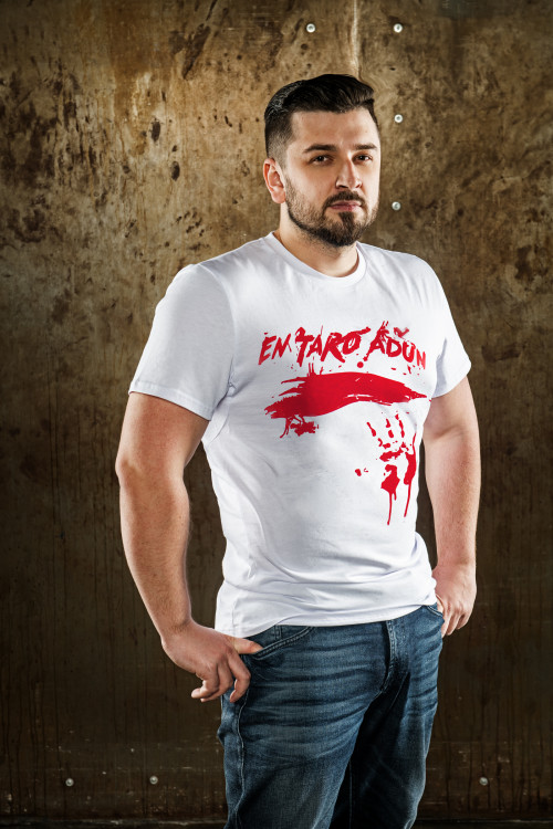 Футболка «En Taro Adun Белая»