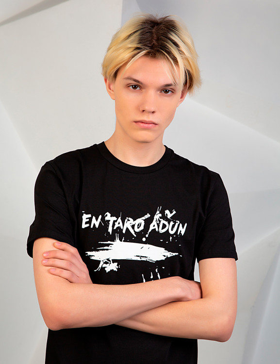 Футболка «En Taro Adun Черная»